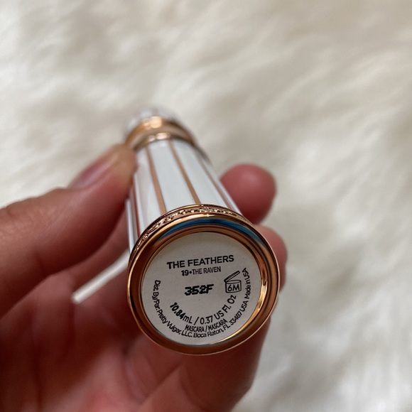 Barely used Pretty Vulgar the feathers mascara 19. Raven - Picture 4 of 12